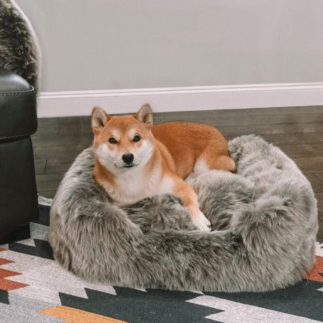 Maine square bed faux fur